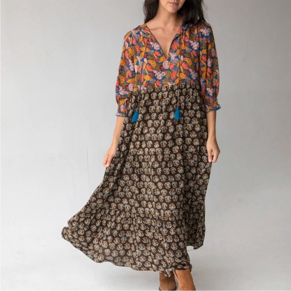 NATURAL LIFE Dresses & Skirts - Natural Life Nova Floral Maxi Dress